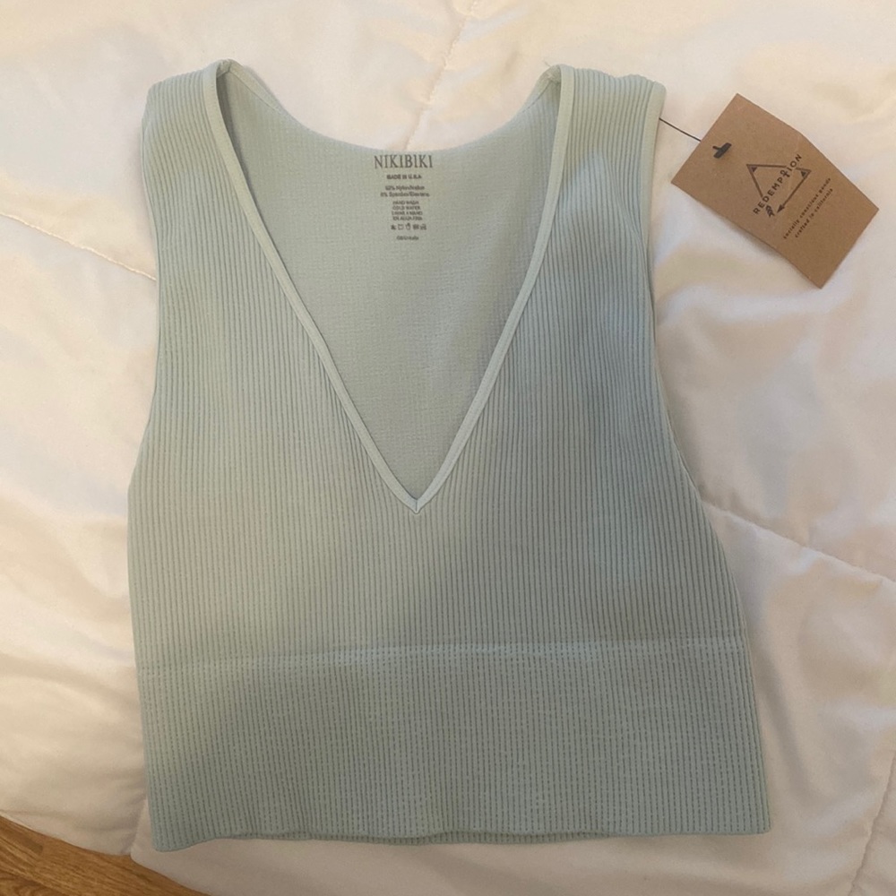 Seamless plunging bra top